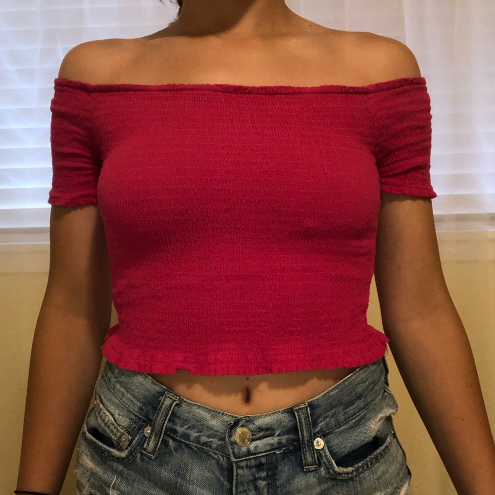 shoulderless pink stretchy top